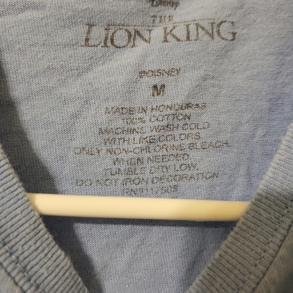 The Lion King Disney Hakuna Matata Shirt Mufasa Simba Graphic Tee Medium - Picture 3 of 4